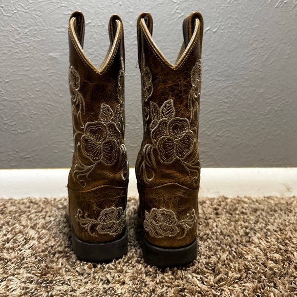 Girl’s Shyanne Floral Embroidered Western Boots size 2 - Picture 3 of 5